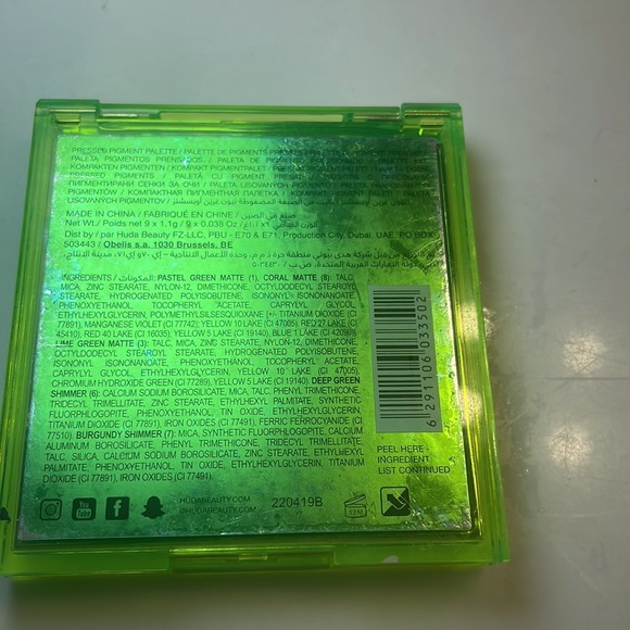 Neon Huda Beauty palette - Picture 3 of 4